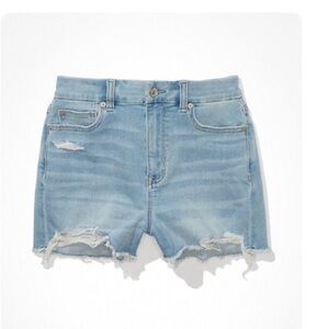 NE(X)T LEVEL CURVY
HIGH-WAISTED DENIM SHORTS